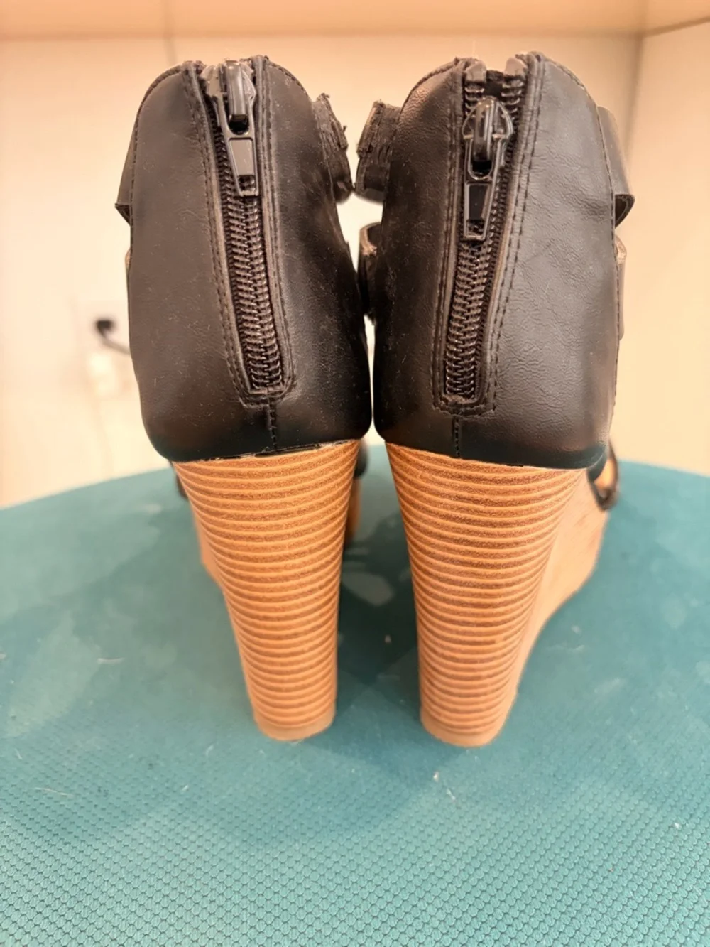 Report Black Strappy Gladiator Heeled Sandals - Picture 4 of 5